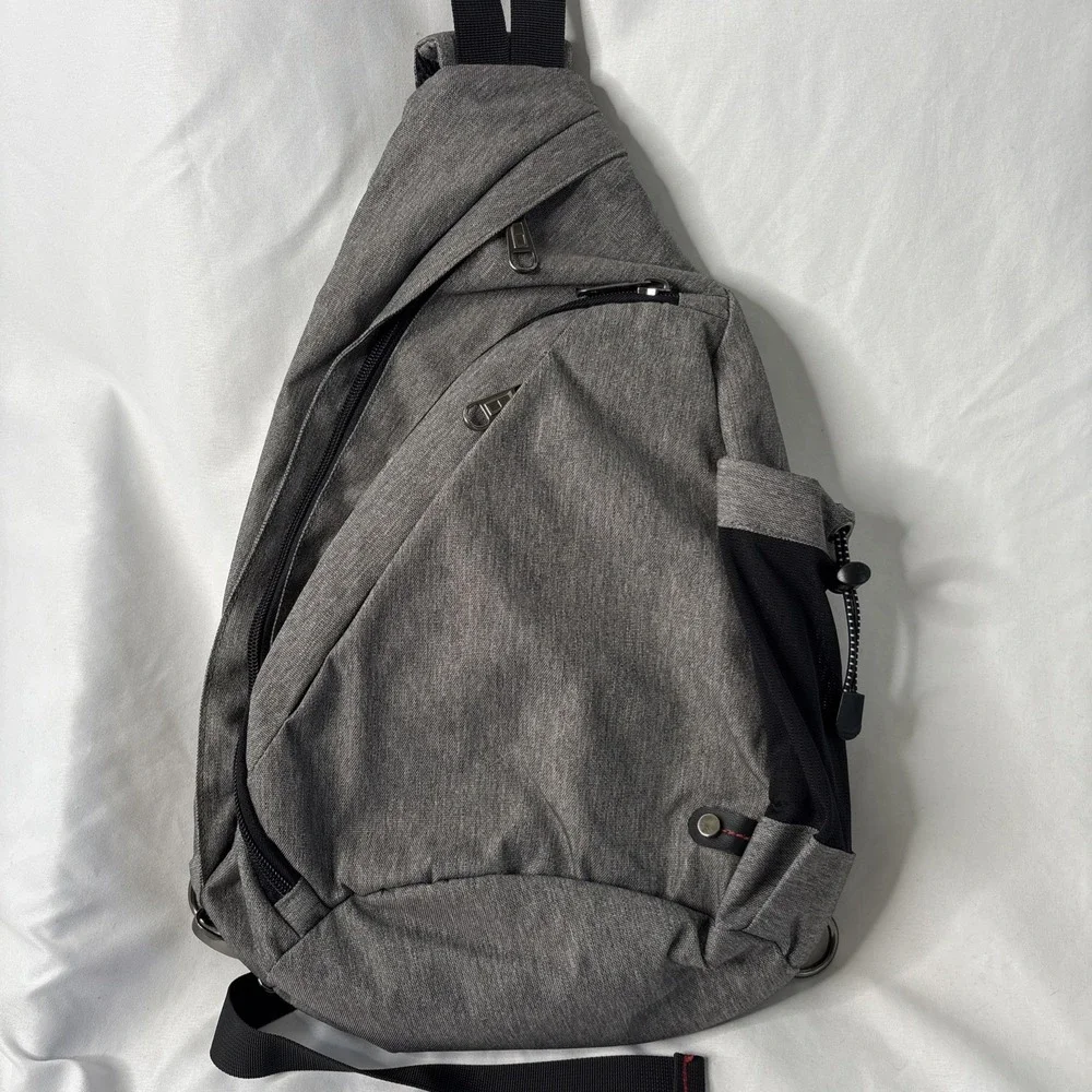 Outdoor Master Crossbody Bag Gray Black Travel Thick Strap Zipper Close‎ Pockets
